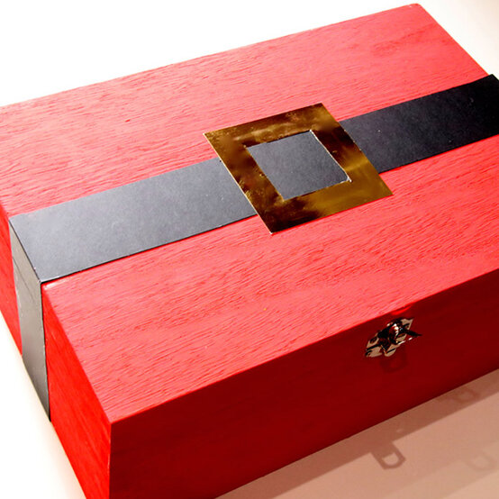 kids-santa-box-2.jpg?sw=554&q=85