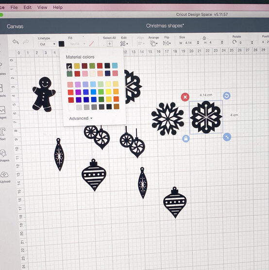 iron-on-vinyl-advent-calendar_step5_3.jpg?sw=554&q=85