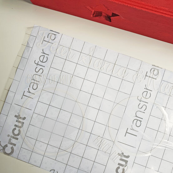 personalised-santa-tray_step18.jpg?sw=554&q=85