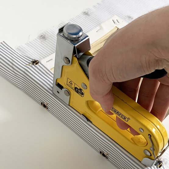 how_to_organise_your_home_office_with_-fabric_notice_board_3b.jpg?sw=554&q=85