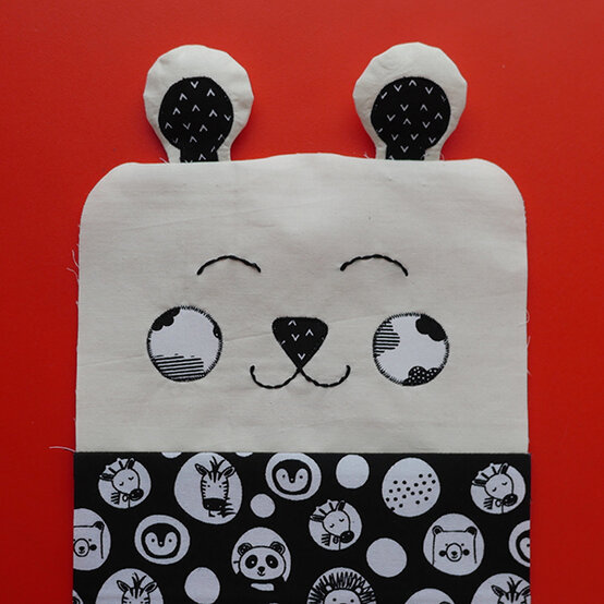 sew-a-simple-animal-cushion-step13b.jpg?sw=554&q=85