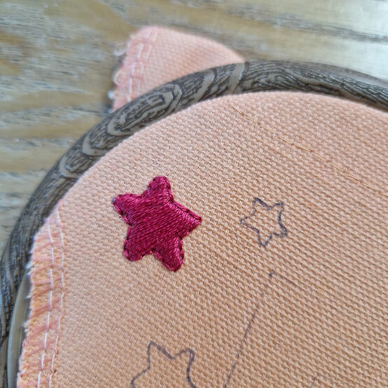 idea%5Fembroidered%2Dkids%2Dbunting%5Fstep%2D60.jpg?sw=554&q=85