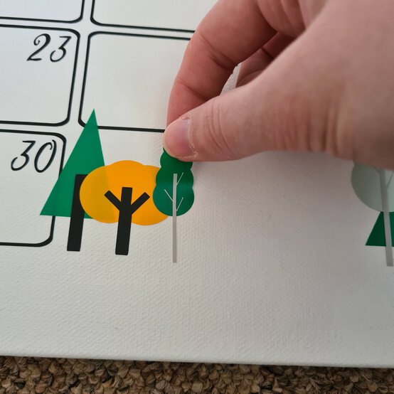 cricut-diy-birthday-guessing-game-step-6.2.jpeg?sw=554&q=85