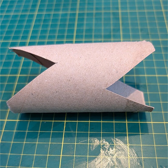 how%2Dto%2Dmake%2Da%2Dcraft%2Droll%2Dsnake%5Fstep%2D1b.jpg?sw=554&q=85