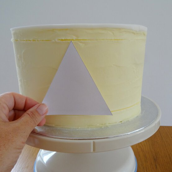 nutcracker-cake_step9.jpg?sw=554&q=85