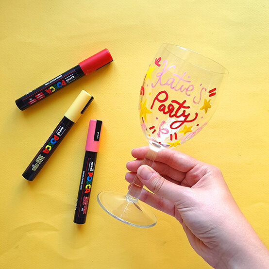 idea%5Fglass%2Dpainting%2Dideas%2Dfor%2Dbeginners%5Fstep%2D04.jpg?sw=554&q=85