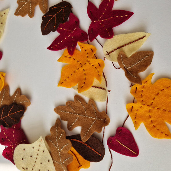 idea_how-to-create-embroidered-autumn-garland_step15c.jpg?sw=554&q=85