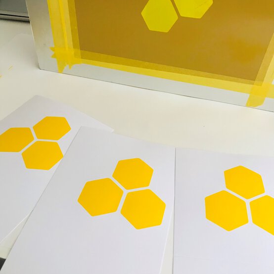 screen-printing-step-6.jpg?sw=554&q=85