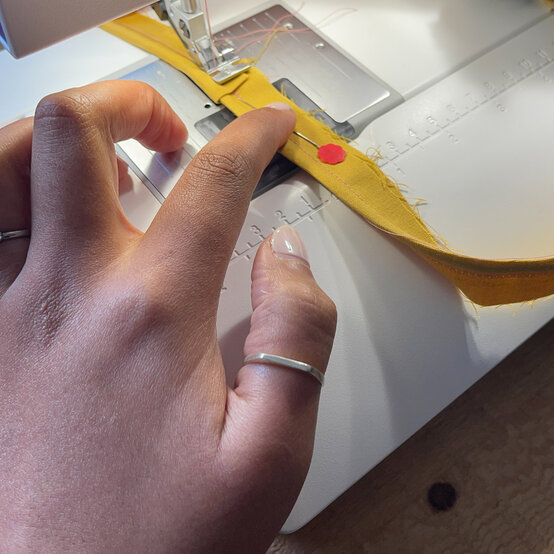 joules-piped-cushion---step-8d.jpg?sw=554&q=85