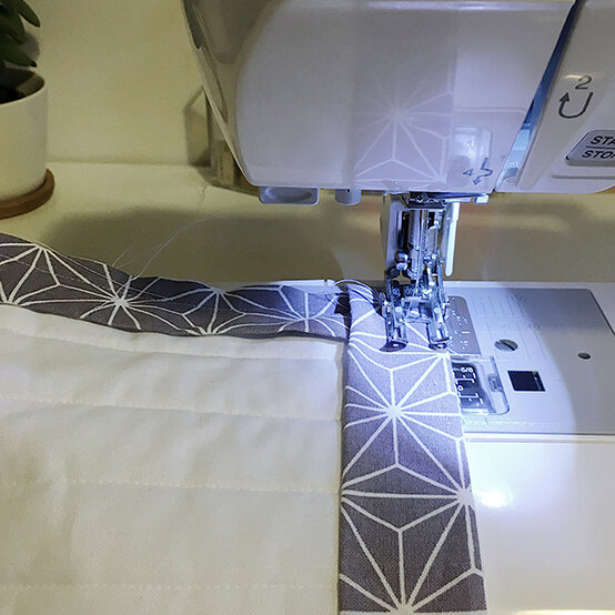 scandi-flyinggeese-quilt-fig-25.jpg?sw=554&q=85