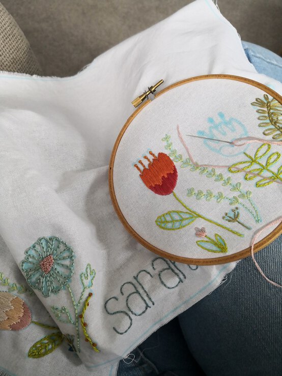 embroided_place_mat-_16.jpg?sw=554&q=85