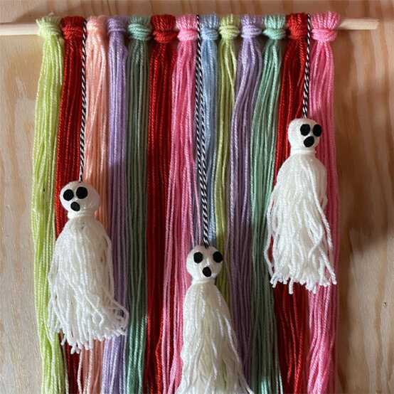 ghost-wall-hanging_6f.jpg?sw=554&q=85