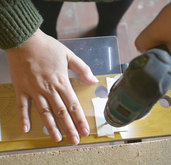 robynspartywallhangingstep7.jpg?sw=554&q=85