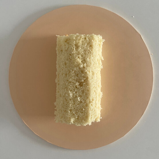 idea_how-to-decorate-a-rocket-cake_step3d.jpg?sw=554&q=85