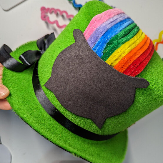 how-to-make-a-st-patricks-day-hat_step-5a.jpg?sw=554&q=85