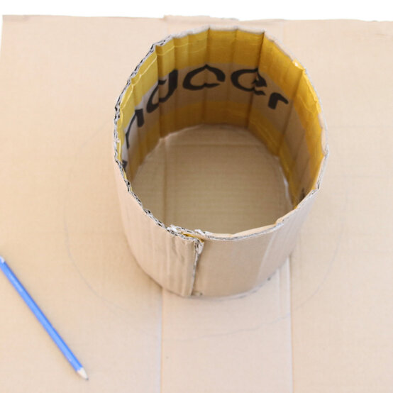 willy_wonka_cardboard_step_2.jpg?sw=554&q=85