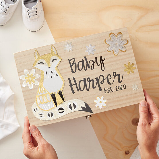 baby-keepsake-box_sq.jpg?sw=554&q=85