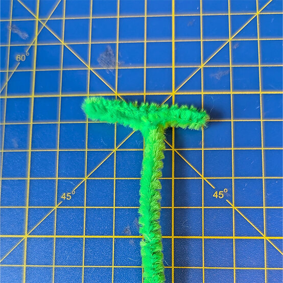 how%2Dto%2Dmake%2Da%2Dcraft%2Droll%2Dsnake%5Fstep%2D6b.jpg?sw=554&q=85