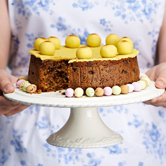 idea_easter-baking-ideas_simnel.jpg?sw=554&q=85