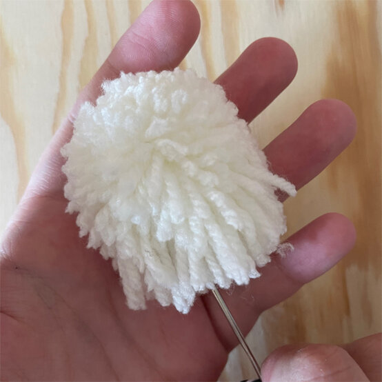 pom-pom-ghost-6a.jpg?sw=554&q=85