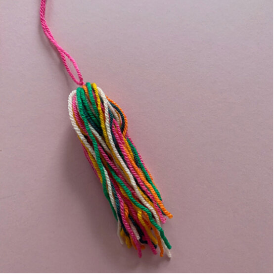 Ideas_How-to-make-a-tiered-tassel-garland_step_4_B.jpeg?sw=554&q=85