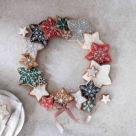 christmas-biscuit-wreath-hero.jpg?sw=554&q=85