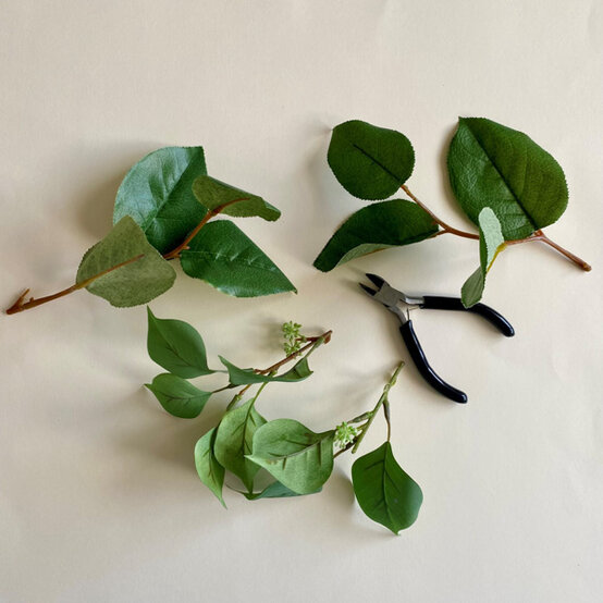 idea%5Fhow%2Dto%2Dmake%2Da%2Dtraditional%2Dartificial%2Dchristmas%2Dwreath%5Fstep%2D7.jpg?sw=554&q=85