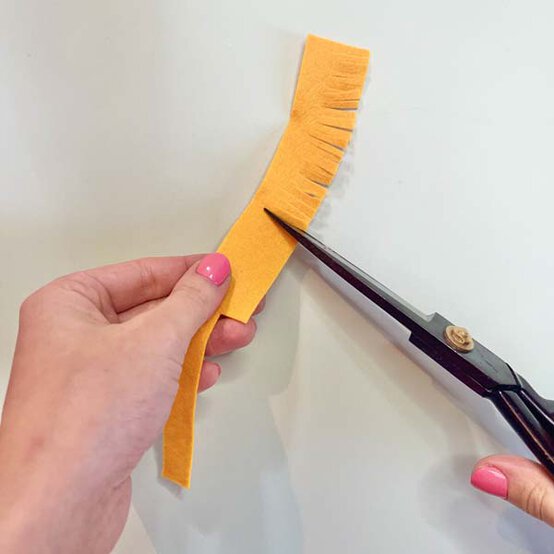 ideas%5Fhow%2Dto%2Dmake%2Dpipe%2Dcleaner%2Dand%2Dfelt%2Dflowers%5Fpeony%5F7.jpg?sw=554&q=85