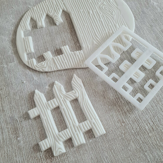 haunted-house-cake-11b.jpg?sw=554&q=85