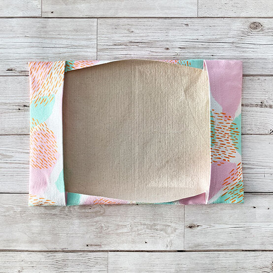 personalised-home-office-decor_notebook-cover_step5_2.jpg?sw=554&q=85