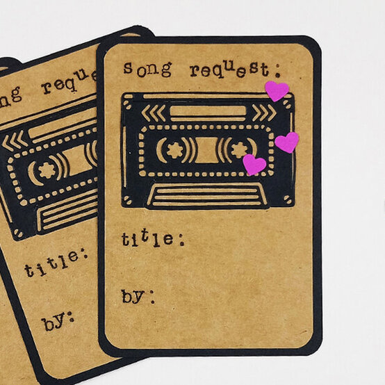 idea_personalised-wedding-decorations_song.jpg?sw=554&q=85