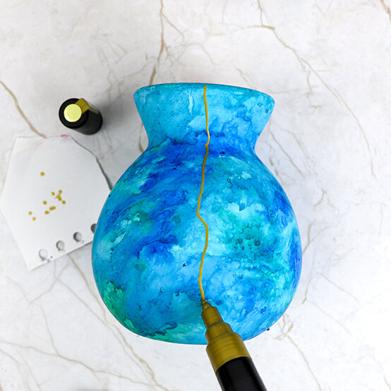 wabi-sabi-vases_06.jpg?sw=554&q=85