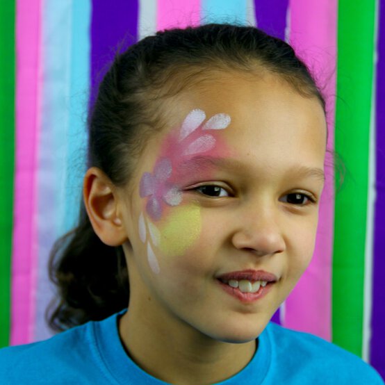 Idea_festival-face-paint-ideas-design-1_step2a.jpg?sw=554&q=85