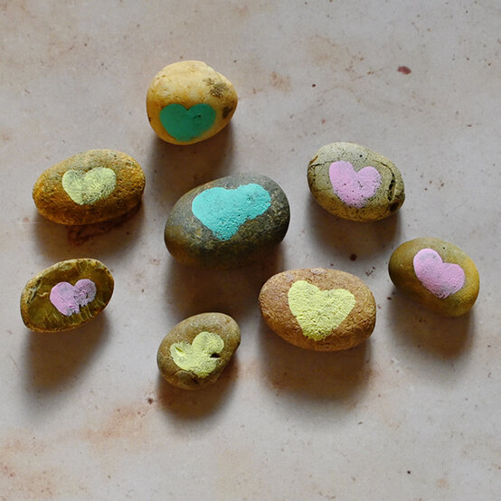 how_to_make_friendship_pebbles_5.jpg?sw=554&q=85