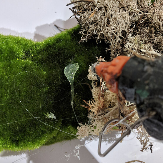 moss-spring-easter-wreath-3.jpg?sw=554&q=85