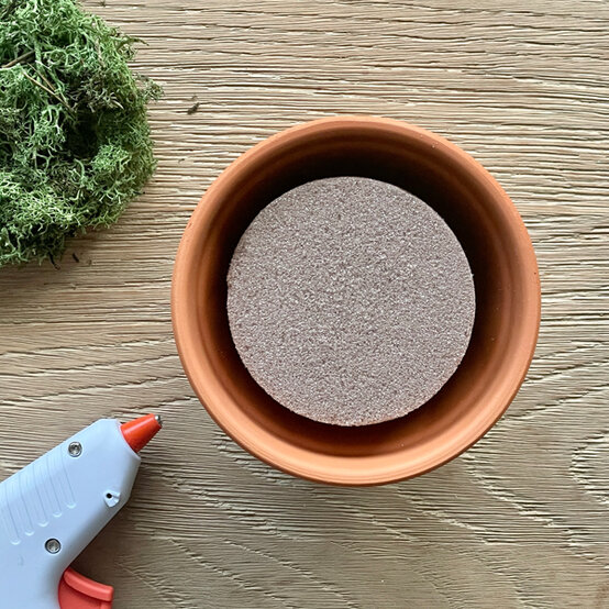 idea_spring-craft-roll-flowers_step6.jpg?sw=554&q=85