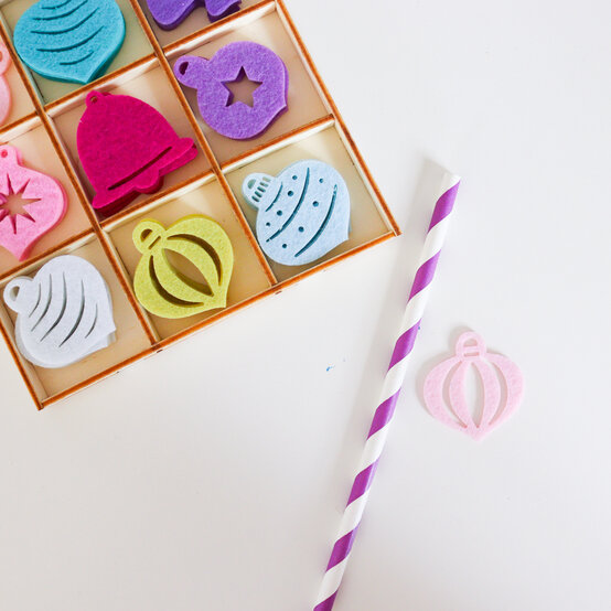 emmajewell_roundup_bauble-straws_step1.jpg?sw=554&q=85