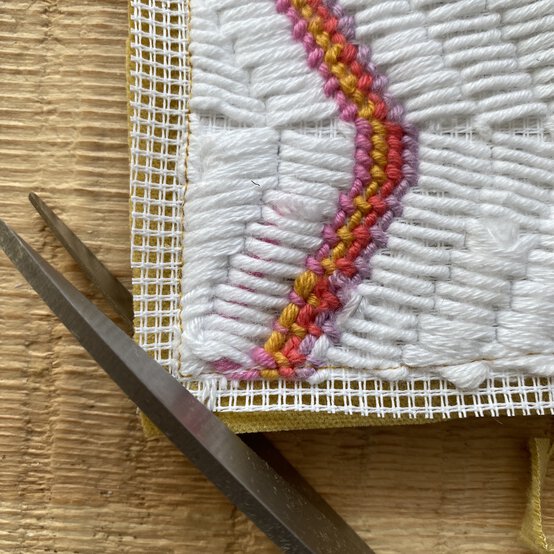 beginner-bargello_step-12_2.jpg?sw=554&q=85