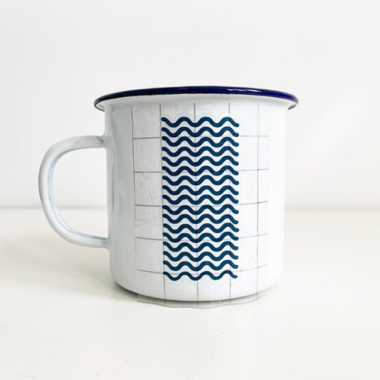 Cricut_How_to_make_a_personalised_baking_hamper_Cricut%20mug_step%2012_1.jpg?sw=554&q=85