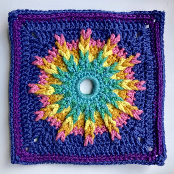 Idea_Granny-Square-Month-CAL-2022_Day_4.jpg?sw=554&q=85