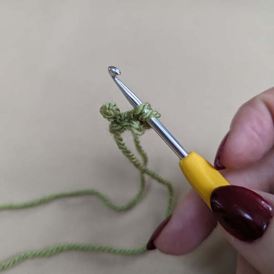 ideas%5Fstash%2Dbusting%2Dchristmas%2Dtable%2Ddecor%5Fplacecards%5Fstep%2D1b.jpg?sw=554&q=85