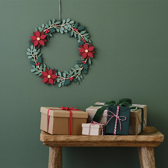 glowforge-christmas-wreath-hero.jpg?sw=554&q=85