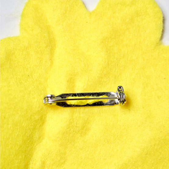 felt-brooch-step3-580x580.jpg?sw=554&q=85