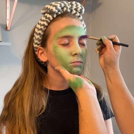 halloweenwitch_step2.jpg?sw=554&q=85