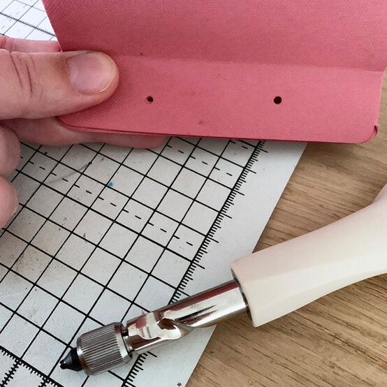 idea%5Fhow%2Dto%2Dmake%2Dtreat%2Dboxes%5Fstep16.jpg?sw=554&q=85