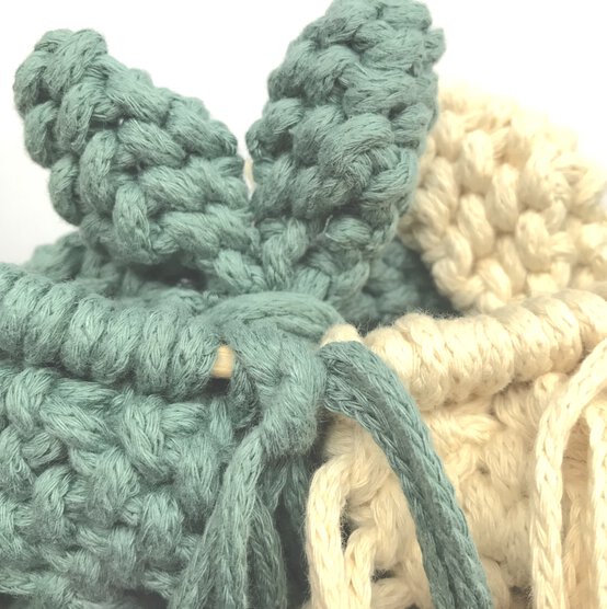 how_to_make_easter_macrame_wreath_19.jpg?sw=554&q=85