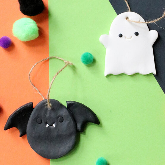 bat-ghost-halloween-decorations.jpg?sw=554&q=85