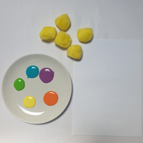 idea_messy-crafts-for-kids-icecream_step1.jpg?sw=554&q=85