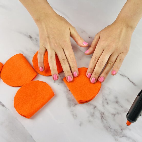 Felt-Pumpkin-7.jpg?sw=554&q=85