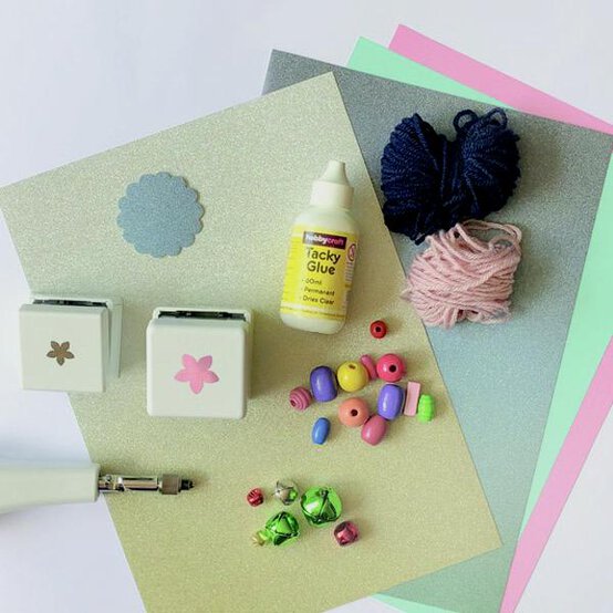 vintage-baubles-flat-lay.jpg?sw=554&q=85